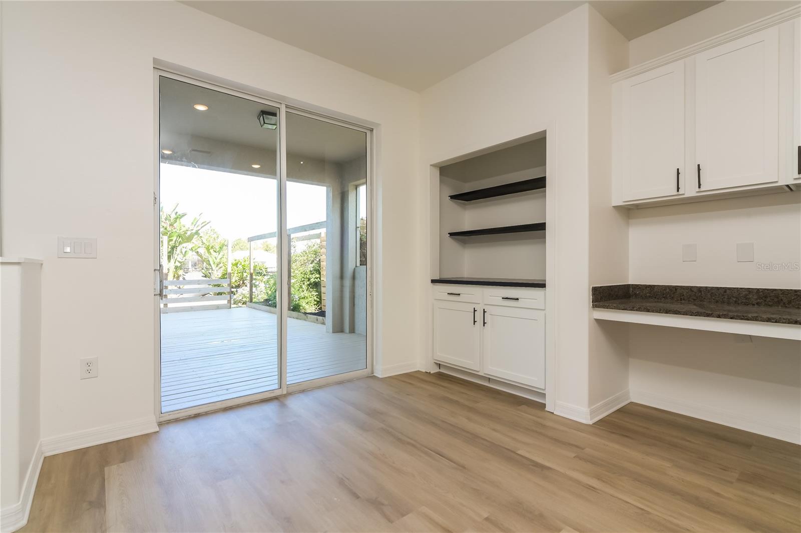 DRAYTON-PRESTON WOODS AT PROVIDENCE - Residential