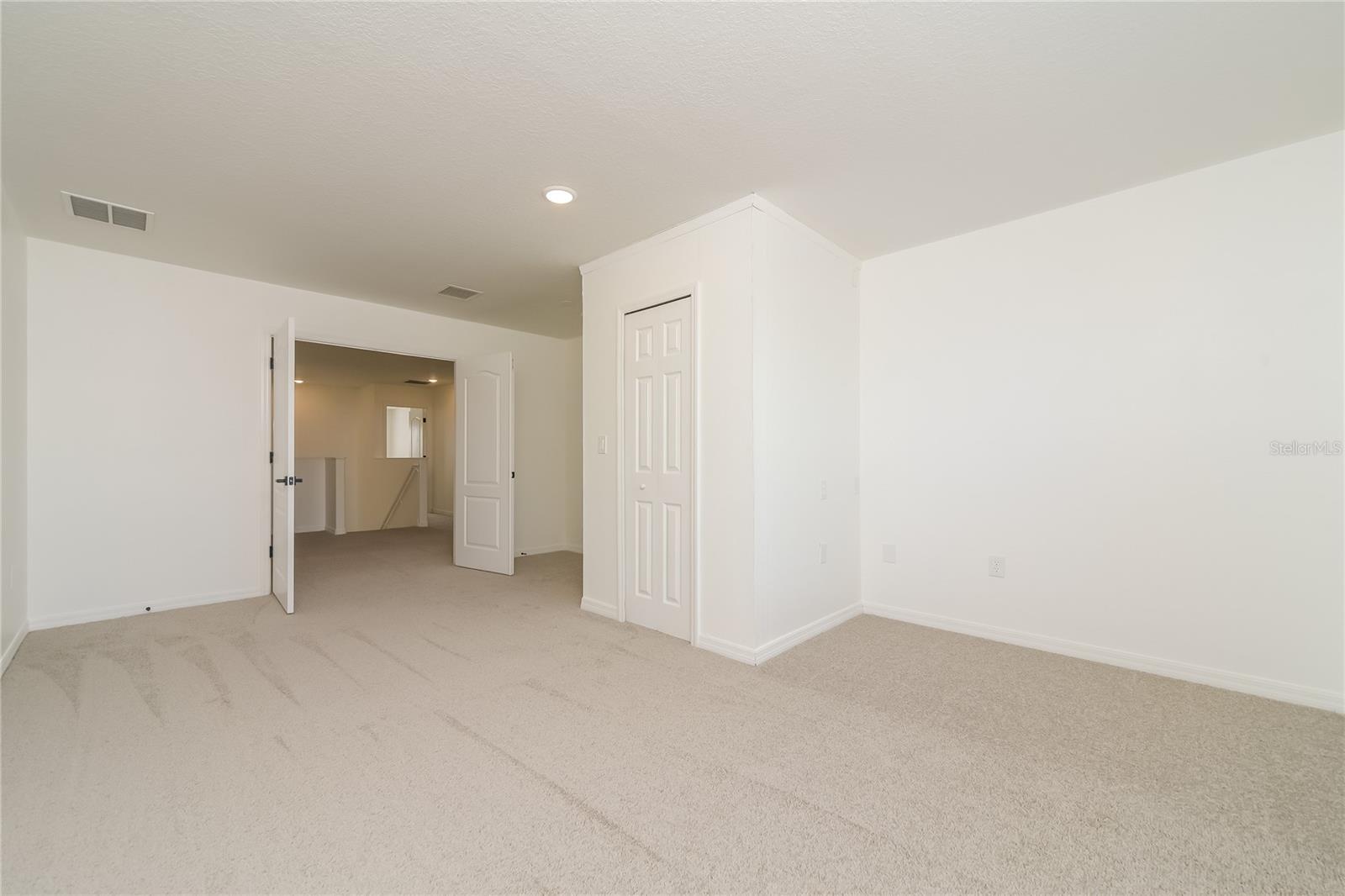 DRAYTON-PRESTON WOODS AT PROVIDENCE - Residential