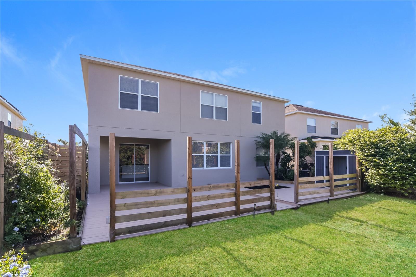 DRAYTON-PRESTON WOODS AT PROVIDENCE - Residential