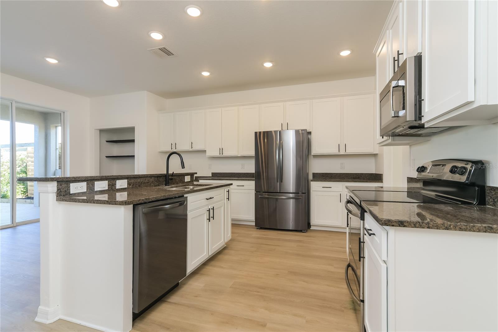 DRAYTON-PRESTON WOODS AT PROVIDENCE - Residential