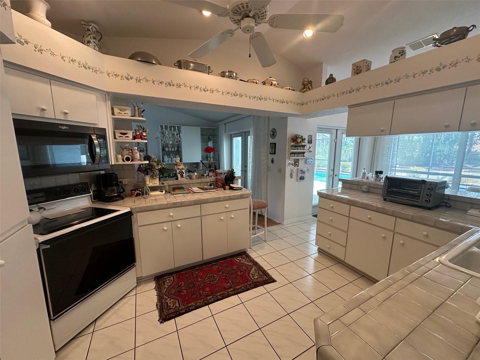 833 N LAFAYETTE WAY