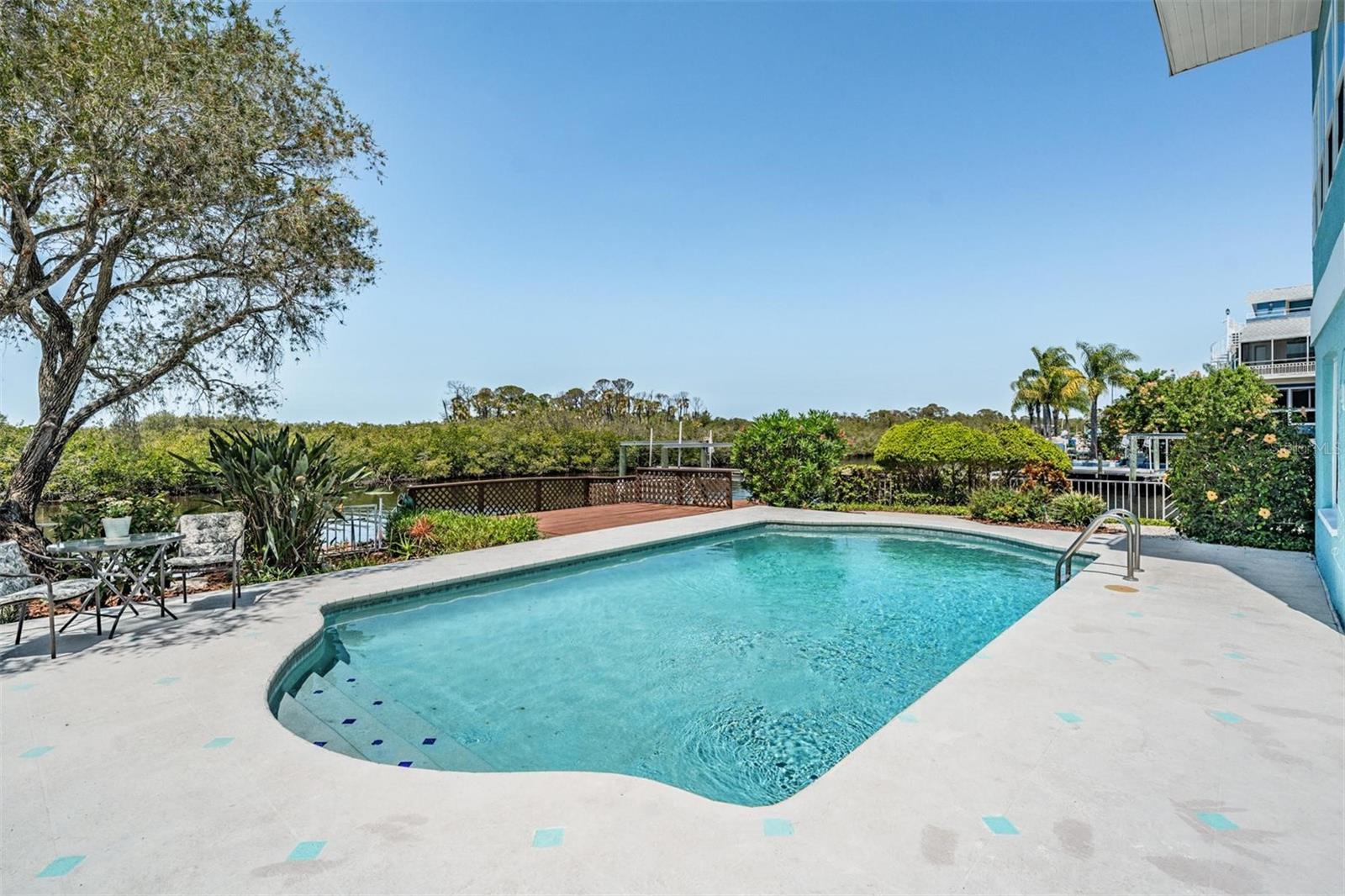 6186 SEASIDE DRIVE