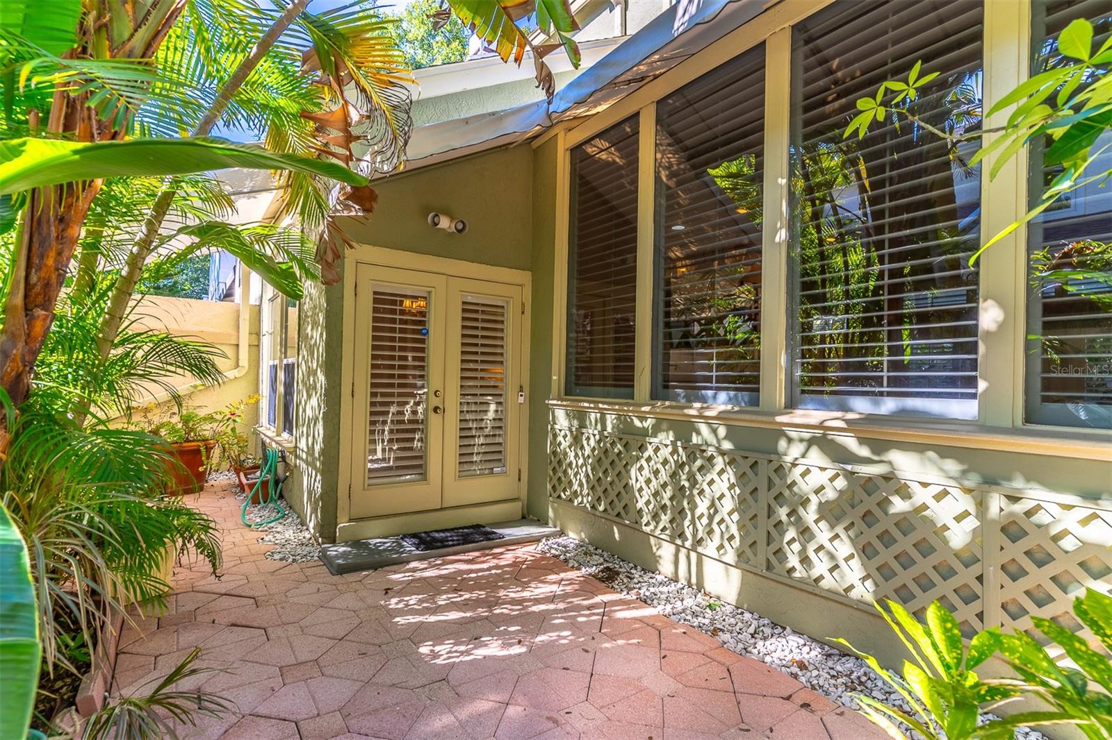 MC INTYRE PLACE CONDO - Residential