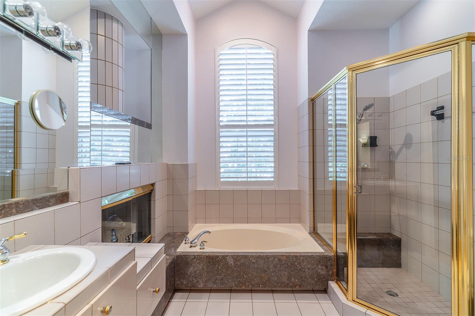 MC INTYRE PLACE CONDO - Residential