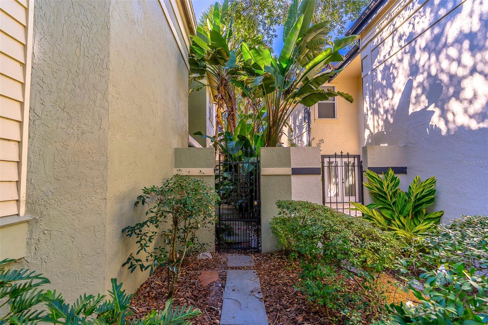 MC INTYRE PLACE CONDO - Residential