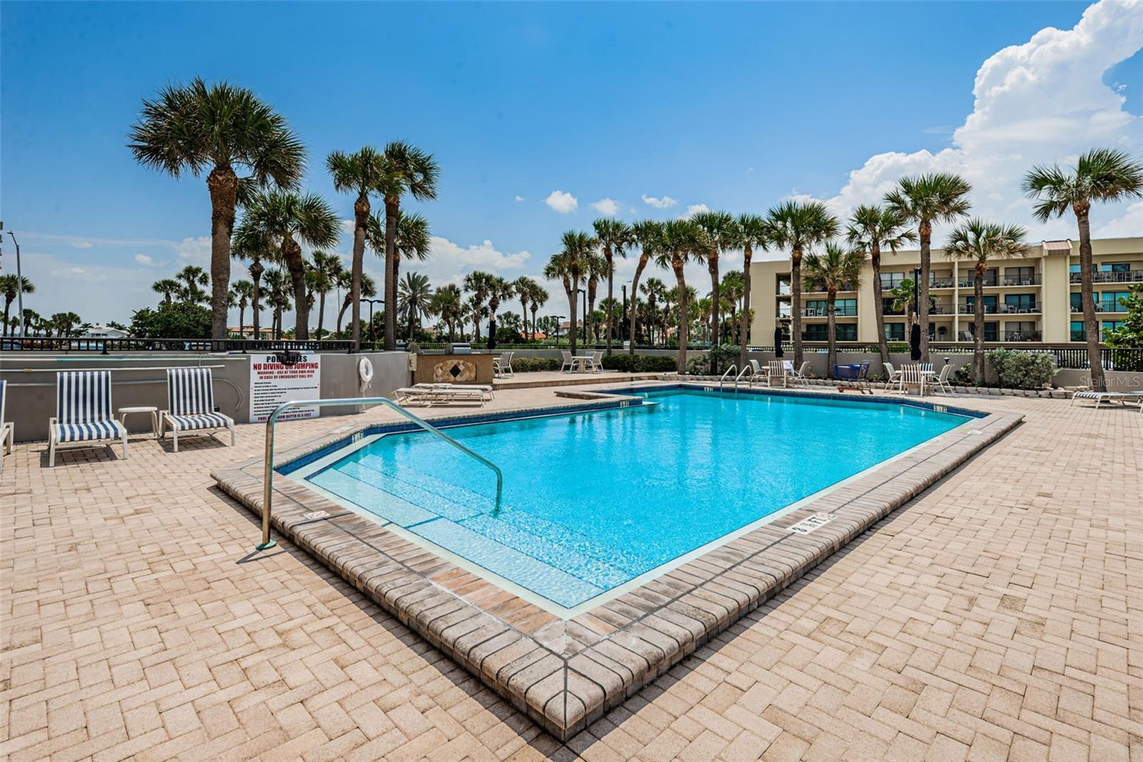 DANS ISLAND ON SAND KEY CONDO - Residential