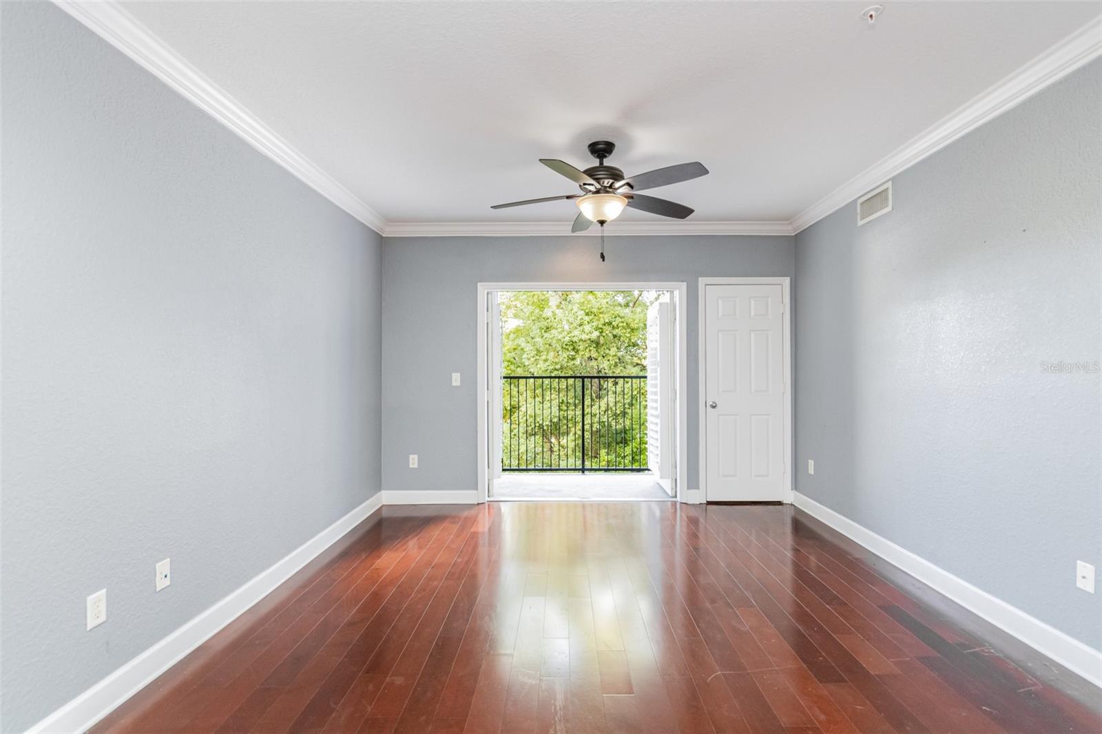 304 E SOUTH STREET 4023