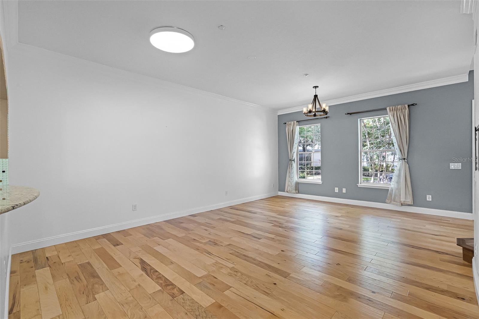 625 MULBERRY AVENUE