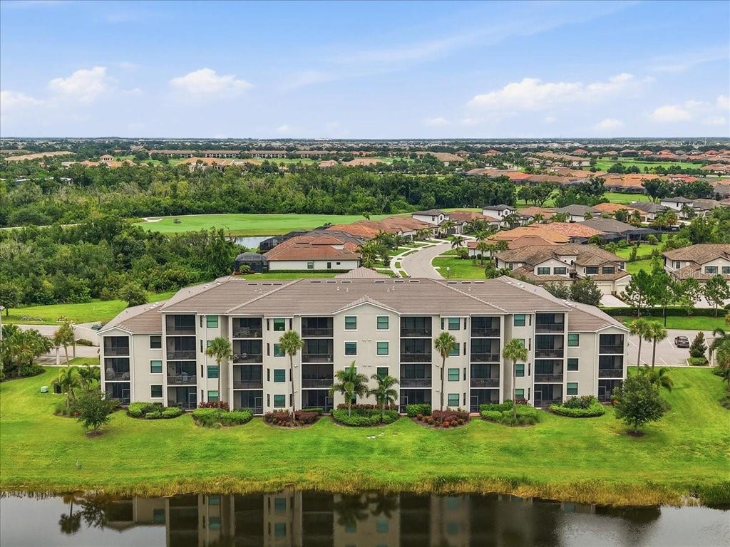 Photo of 17520 Gawthrop Drive #305, Lakewood Ranch, FL 34211 (MLS # A4702314)