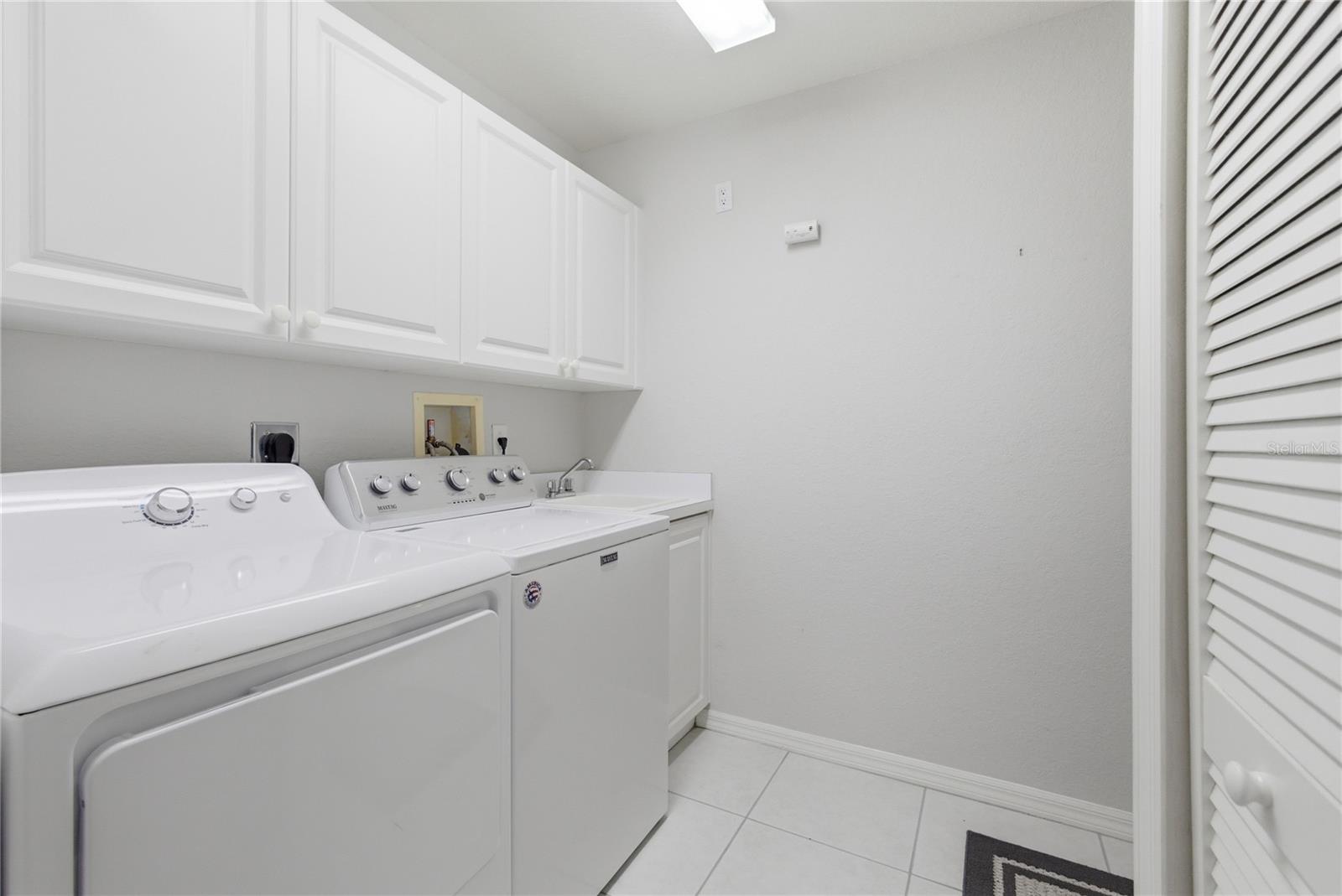 THE VILLAS AT VENICE - Residential