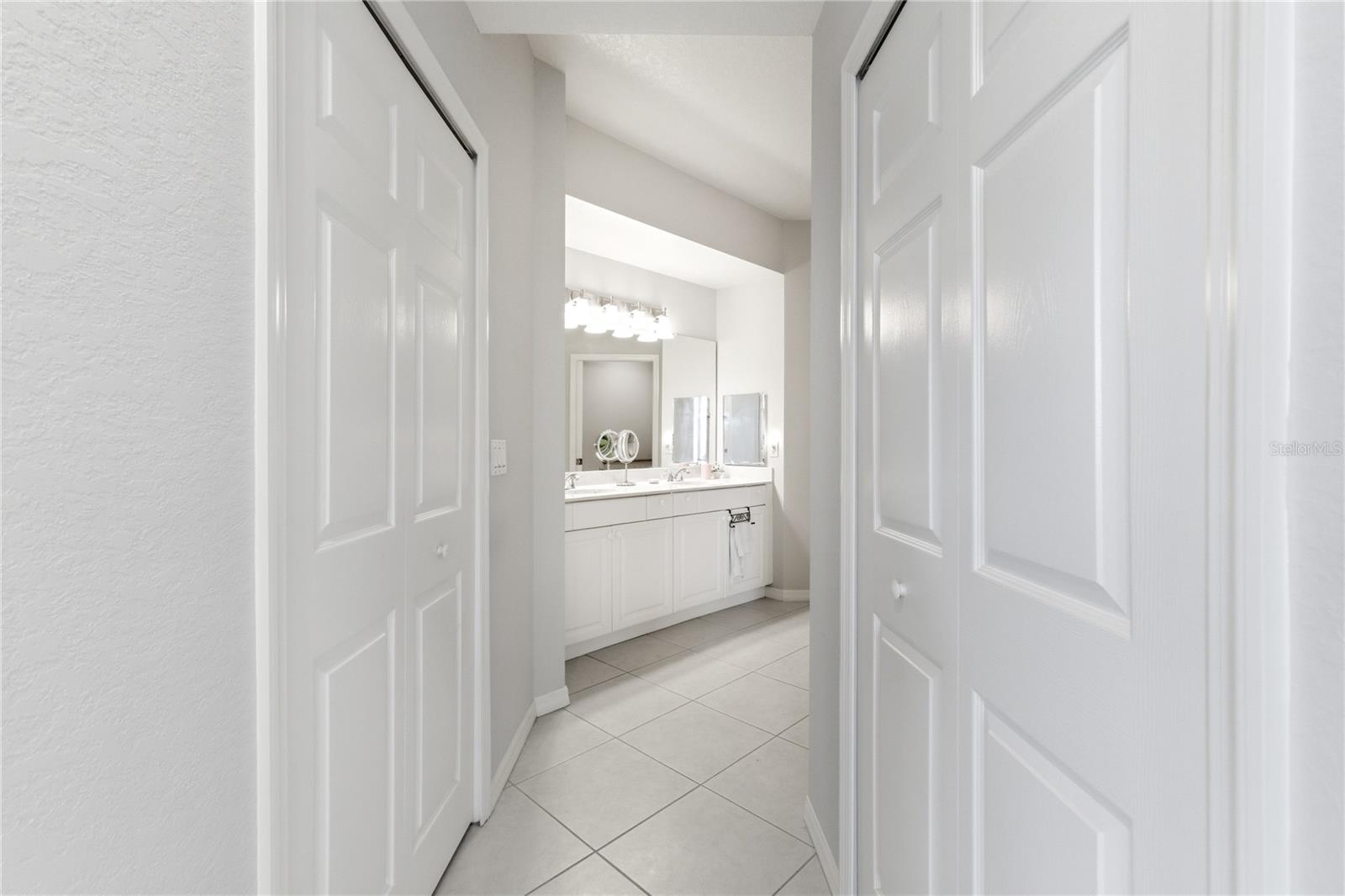 THE VILLAS AT VENICE - Residential