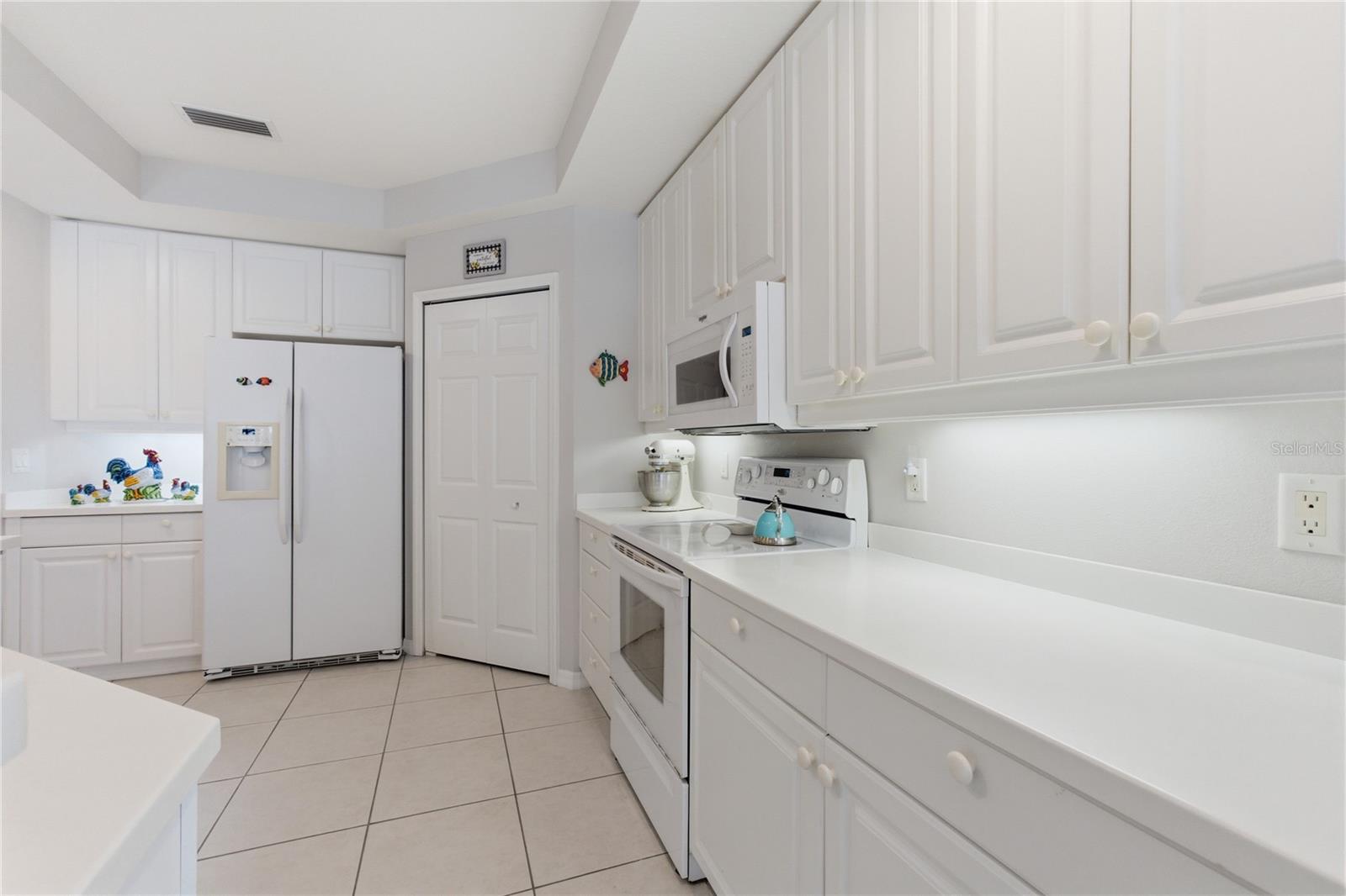 THE VILLAS AT VENICE - Residential