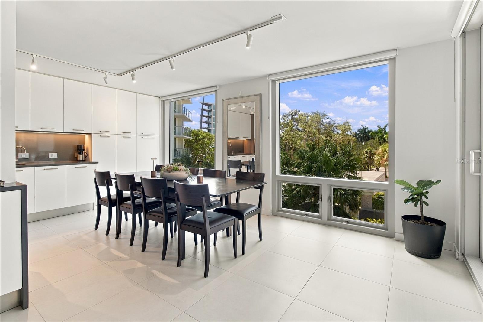 1111 N GULFSTREAM AVENUE 3D