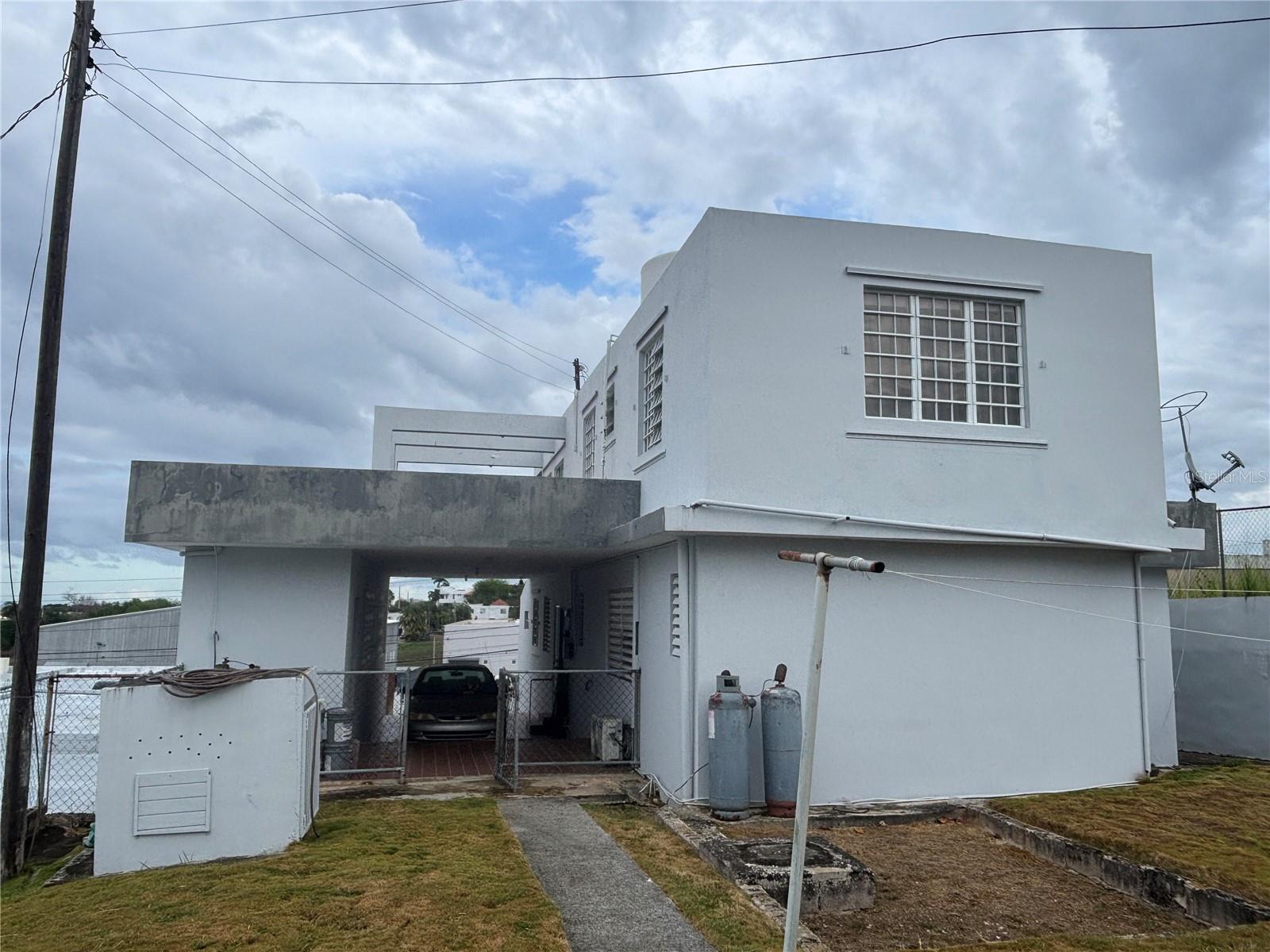 PR 493 BO. CARRIZALES