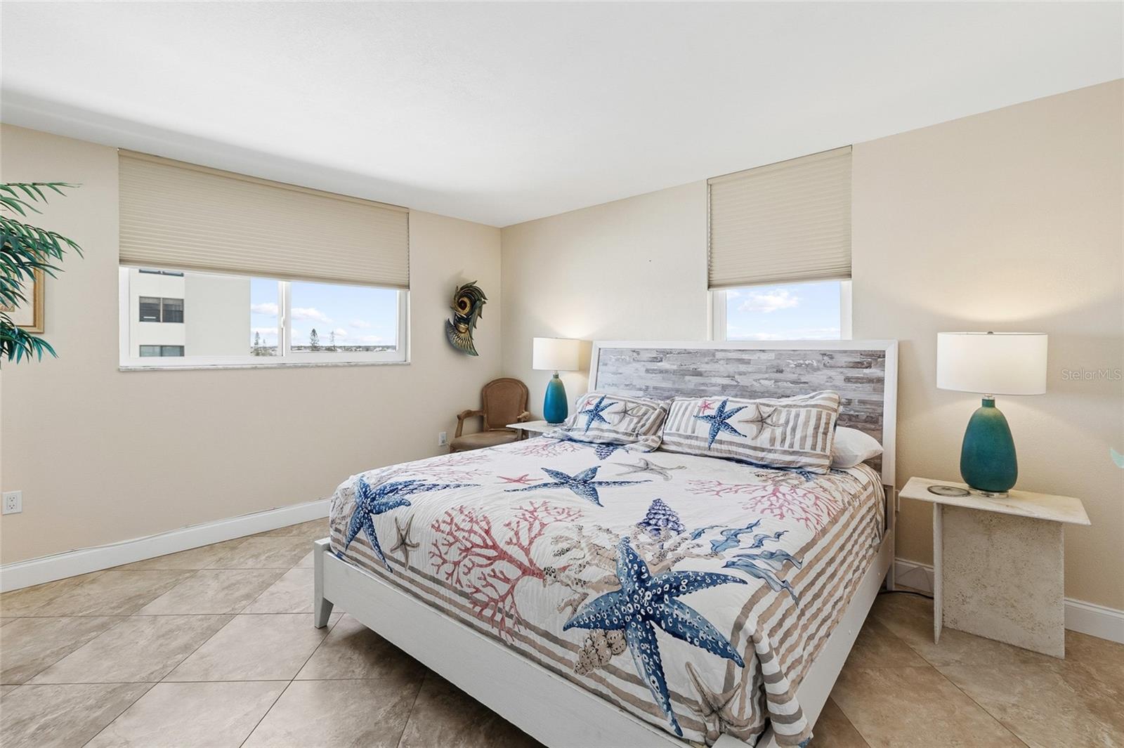 SHORES OF MADEIRA CONDO - Residential