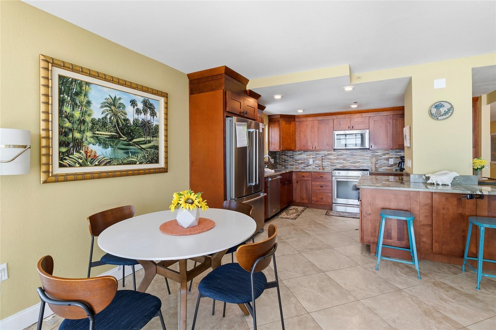 SHORES OF MADEIRA CONDO - Residential