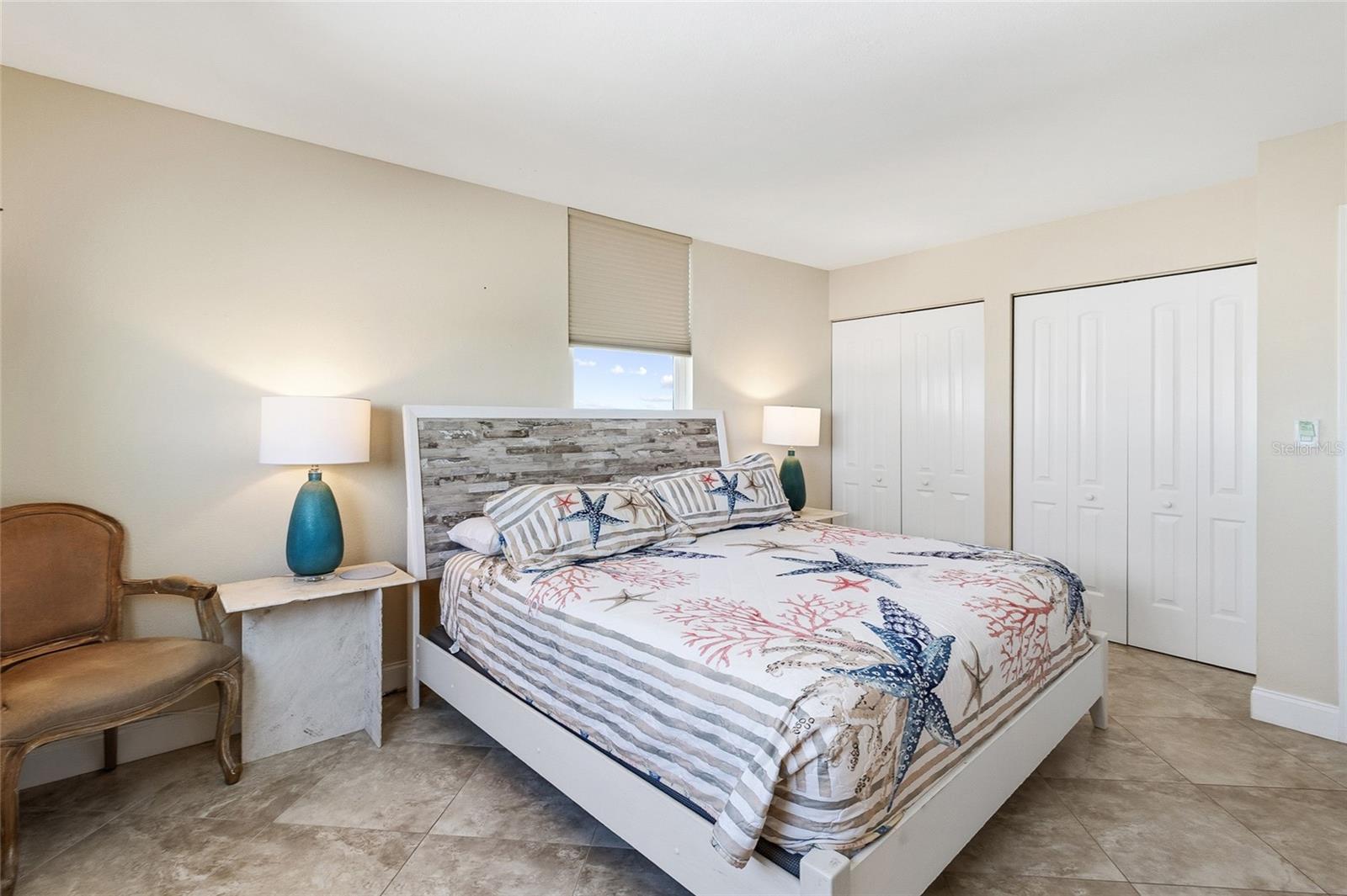 SHORES OF MADEIRA CONDO - Residential