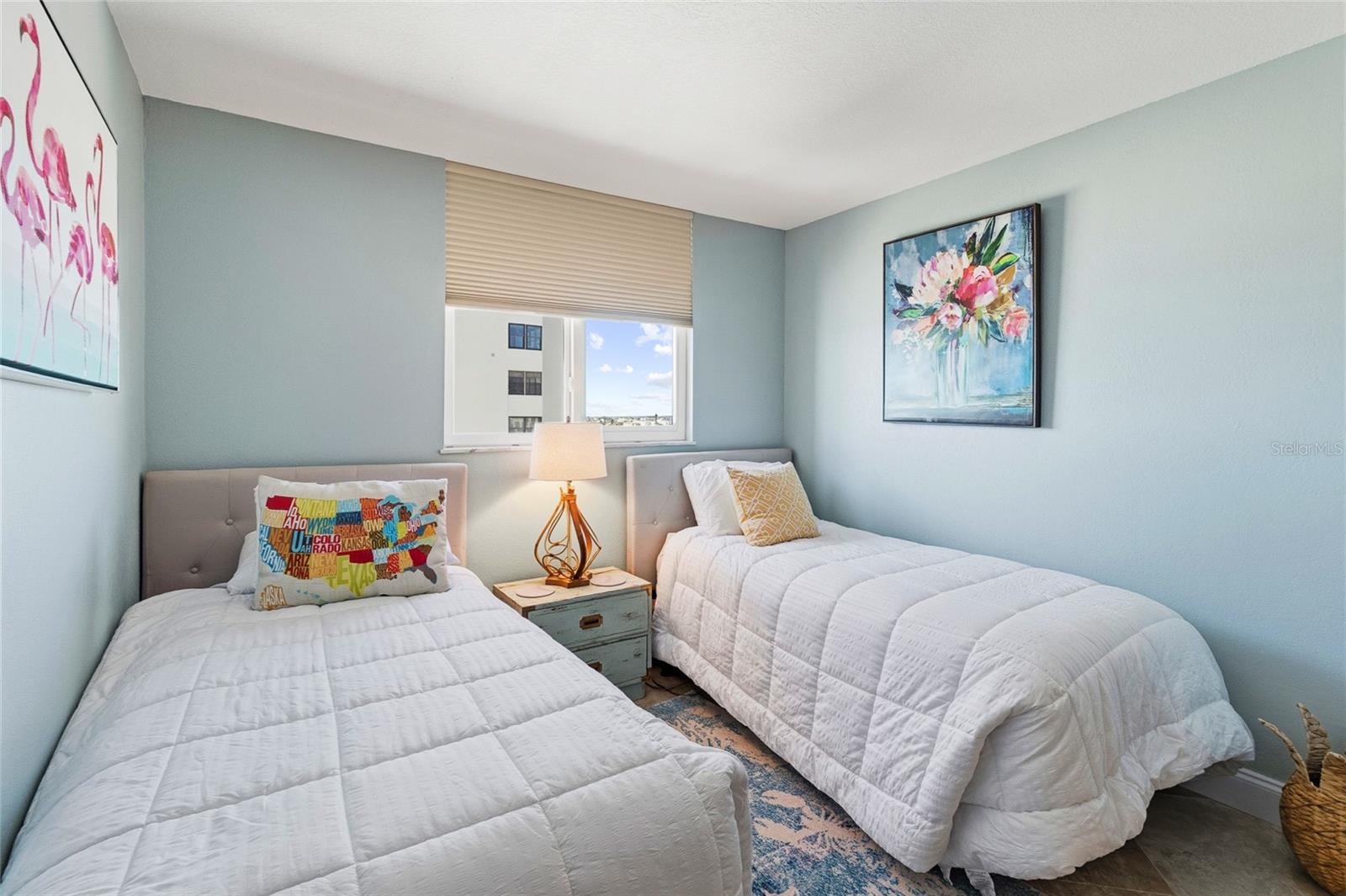 SHORES OF MADEIRA CONDO - Residential