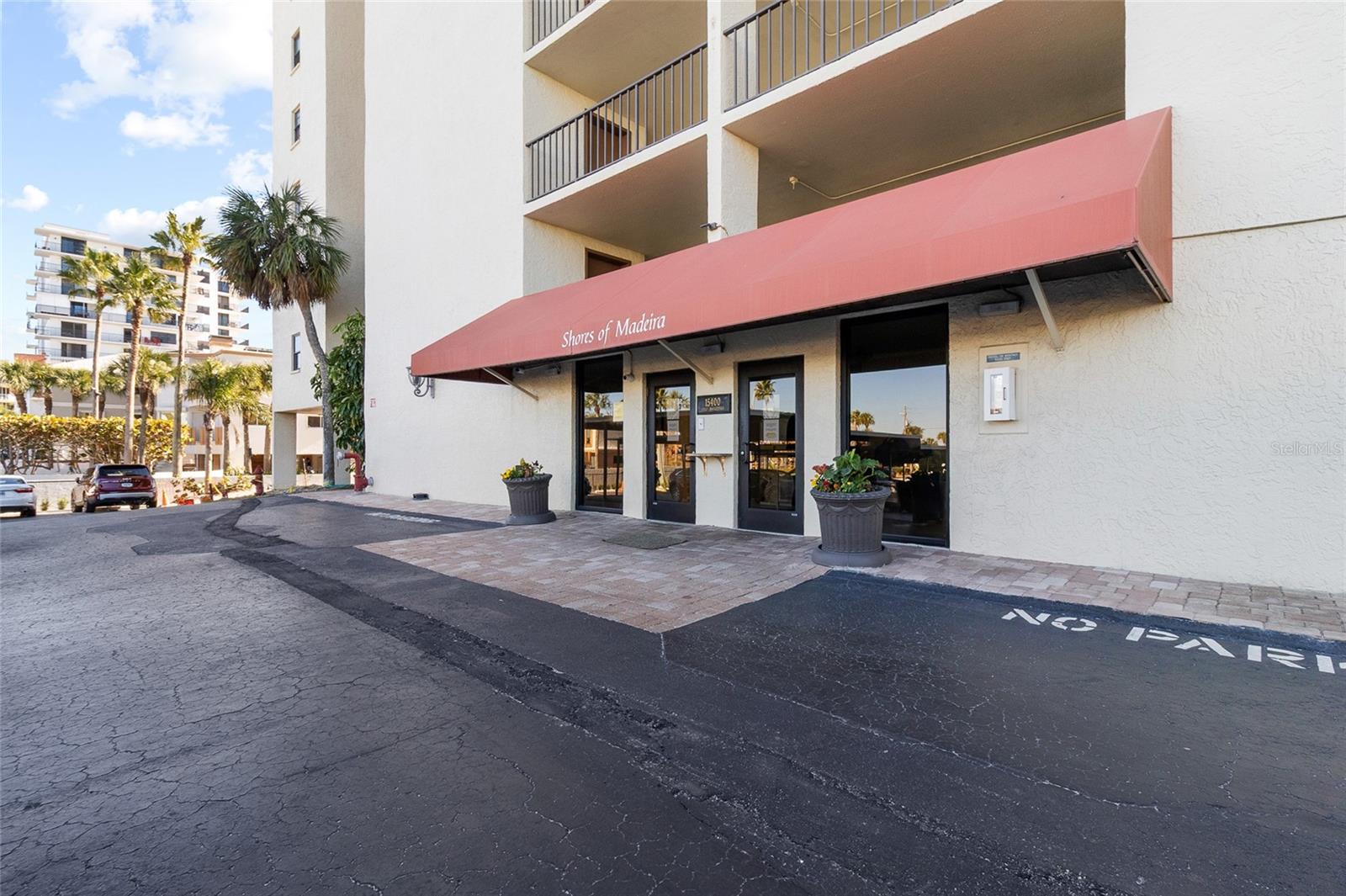 SHORES OF MADEIRA CONDO - Residential