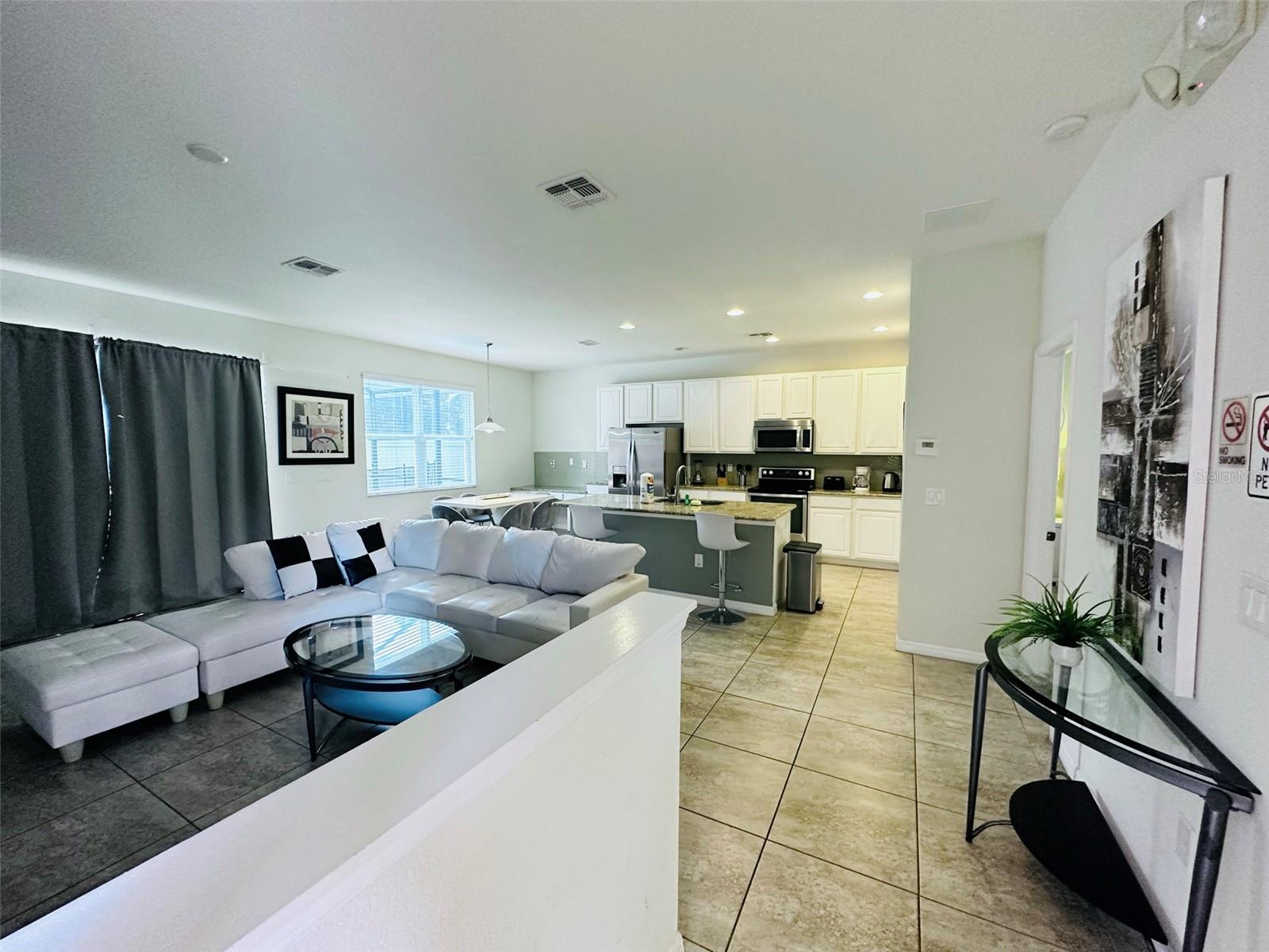840 LAS FUENTES DRIVE