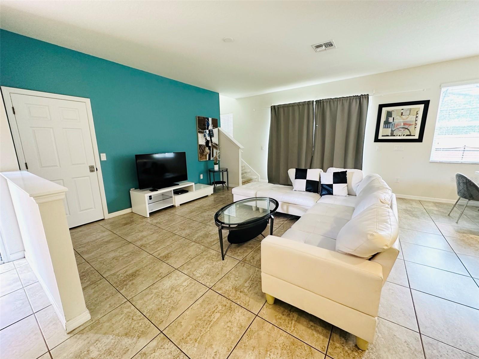 840 LAS FUENTES DRIVE