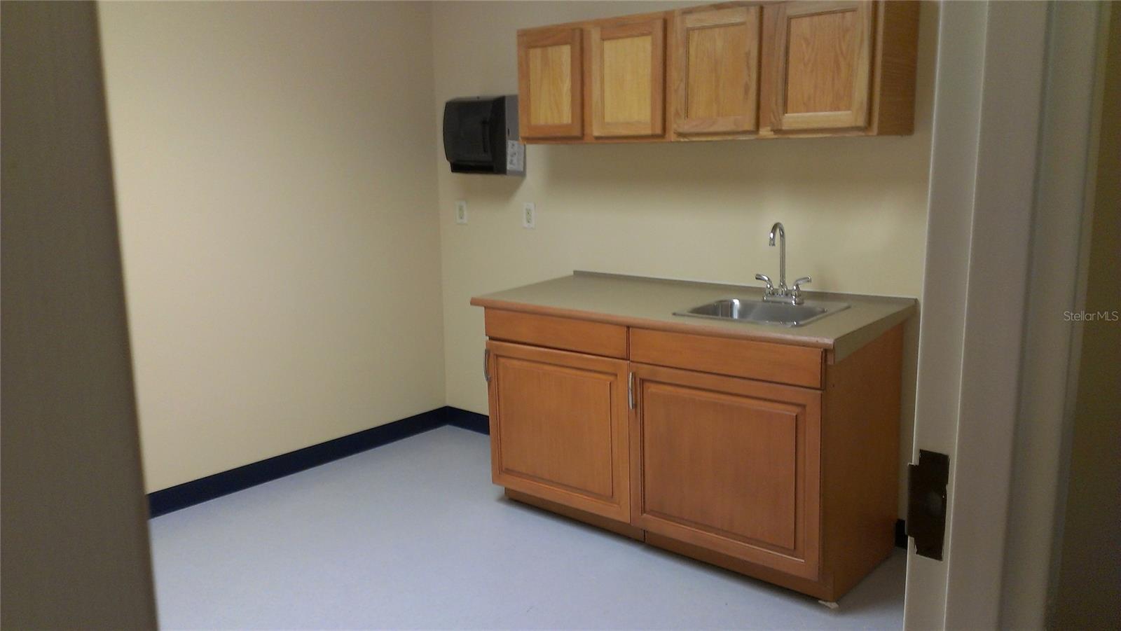 REVISED OF HIDDEN LAKE UNIT 1-A - Commercial Lease