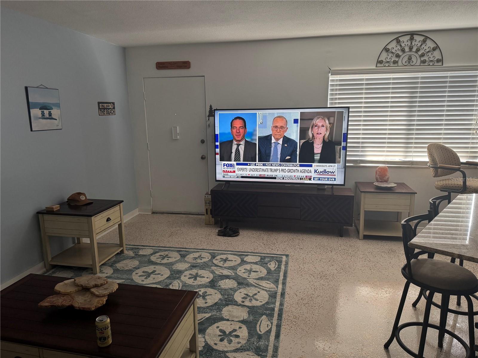 TROPICAL COURTS - Residential