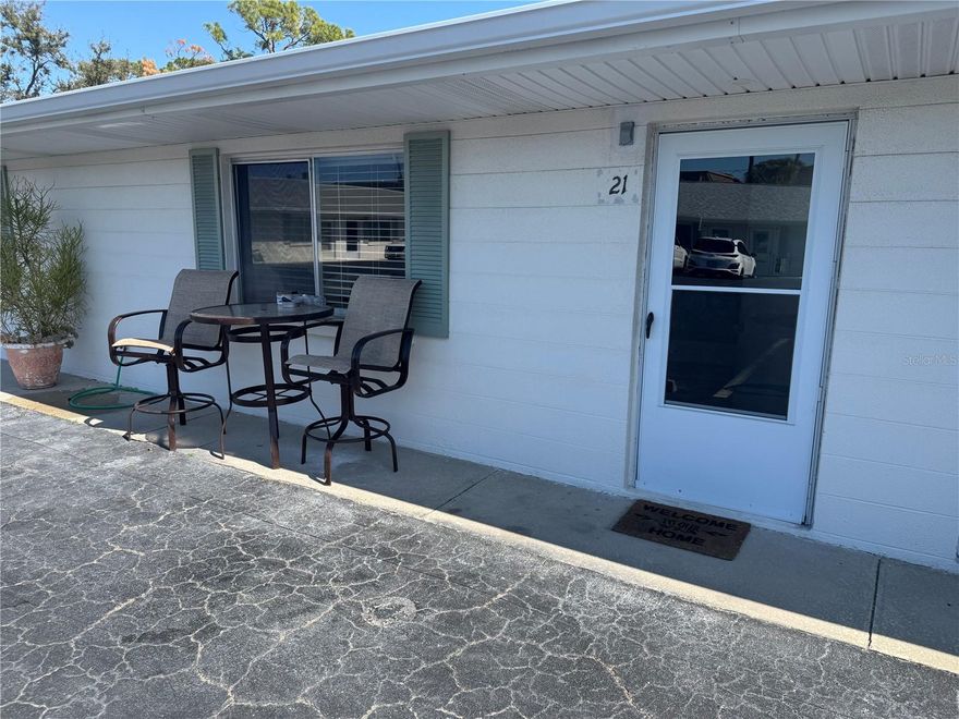 Newly Remodeled .  
New Kitchen
Floors 
paint
Bathroom 
4 Blocks to the beach
2 Blocks to Downtown