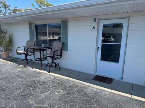 Photo of 525 Manatee Court #21, Venice, FL 34285 (MLS # TB8488628)