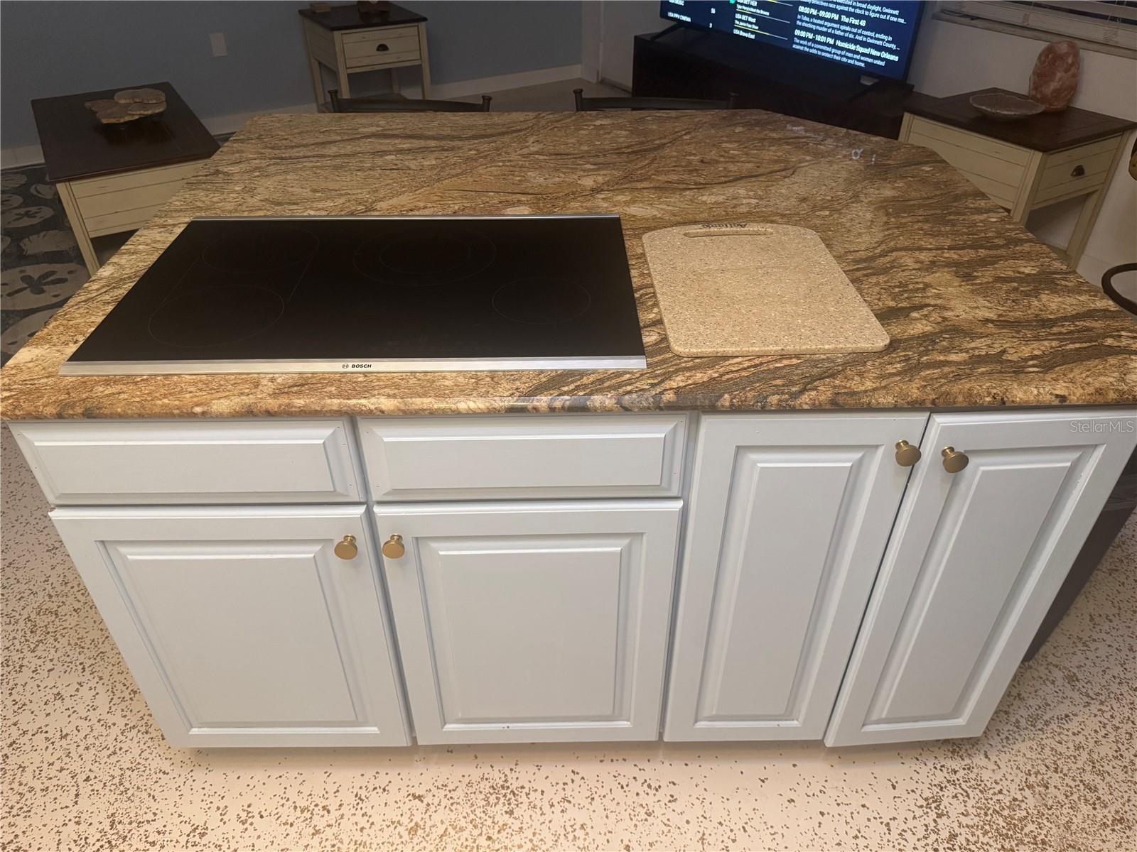 TROPICAL COURTS - Residential