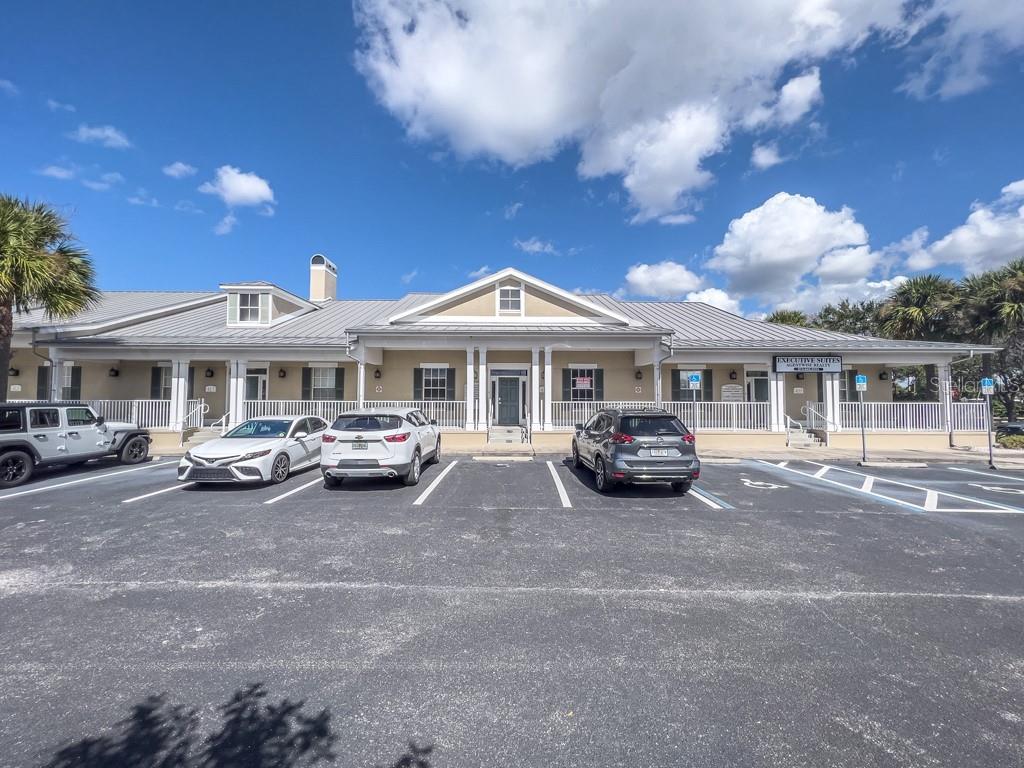 Executive Suite available! Prime location off of Apollo Beach Blvd! The 9x13 suite comes with a nice common area that is shared, a kitchen, conference room AND internet! Available Now!