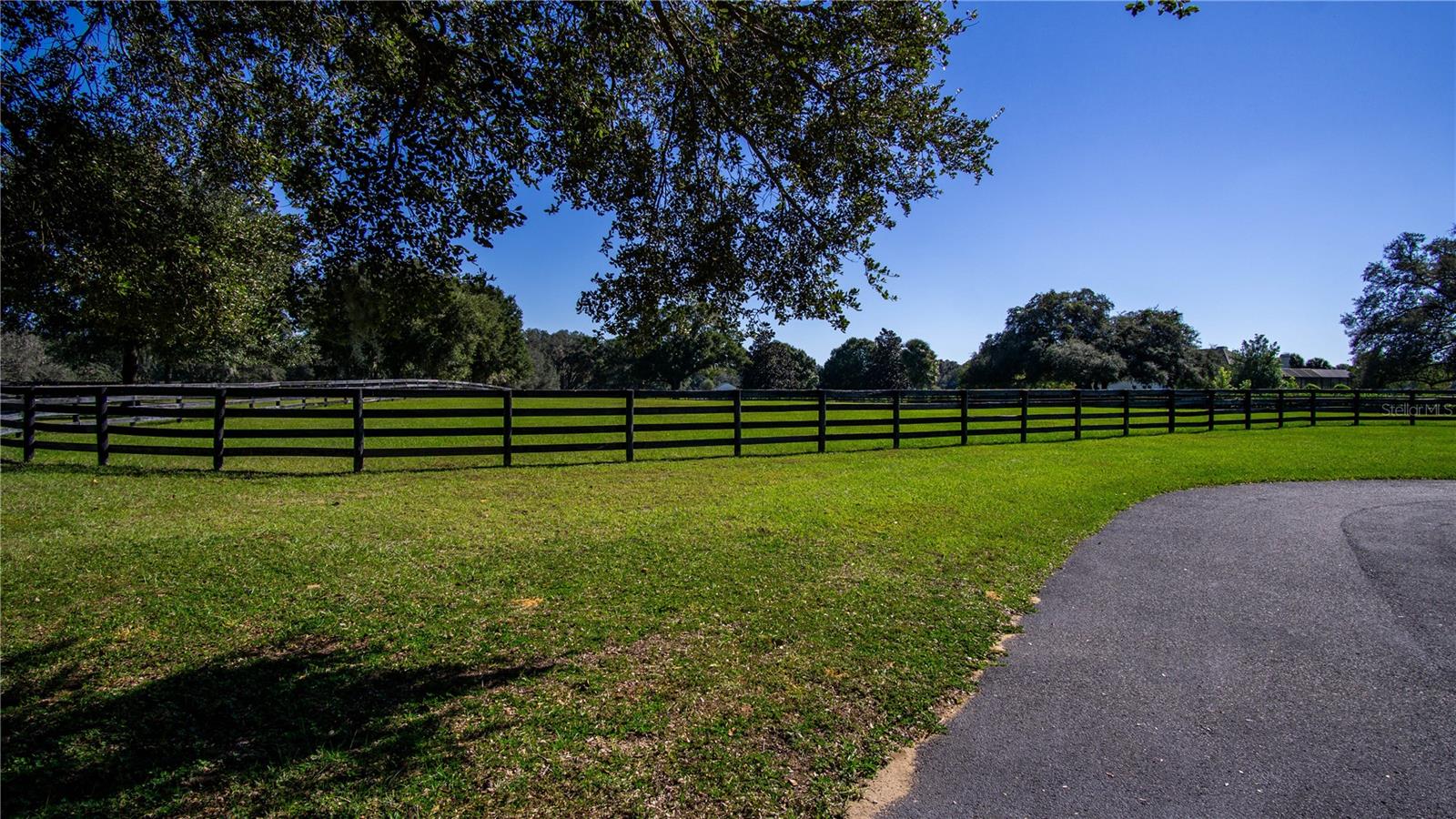 EQUINE ESTATE - Residential