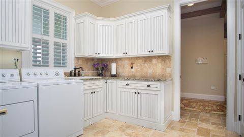 Tiny photo for 1198 SW 104th Street Road, Ocala, FL 34476 (MLS # OM709610)