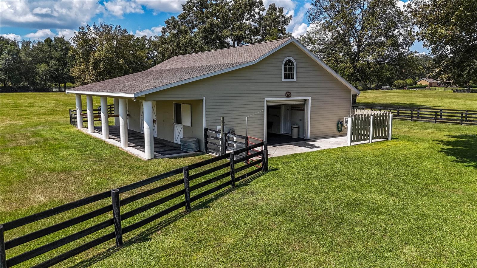 EQUINE ESTATE - Residential