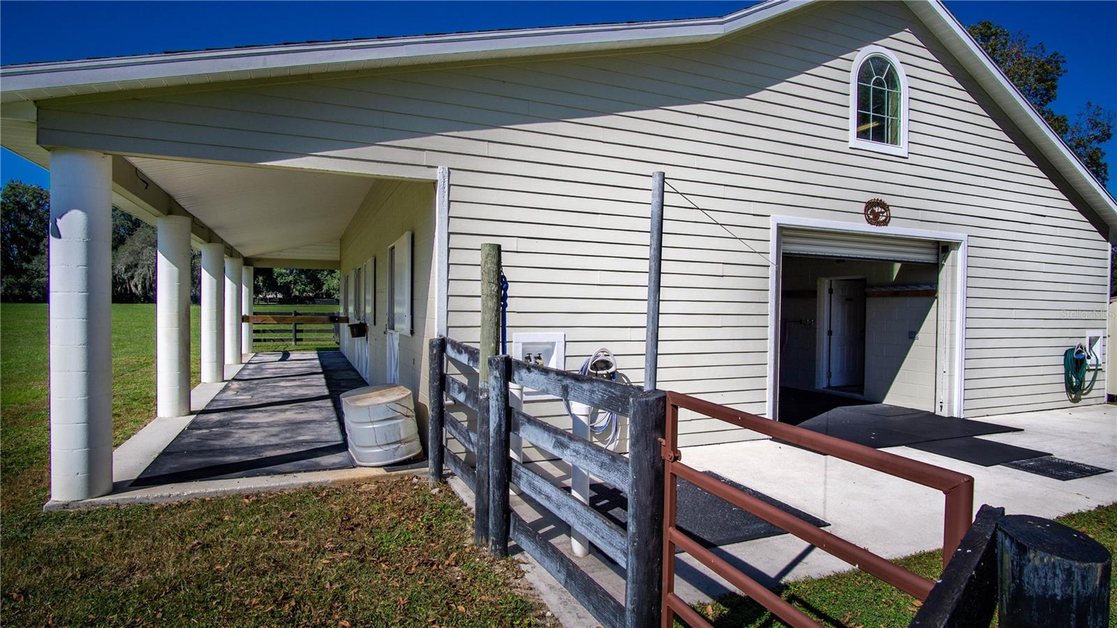 EQUINE ESTATE - Residential