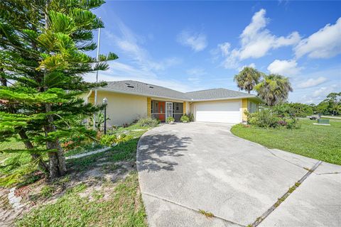 A home in PUNTA GORDA