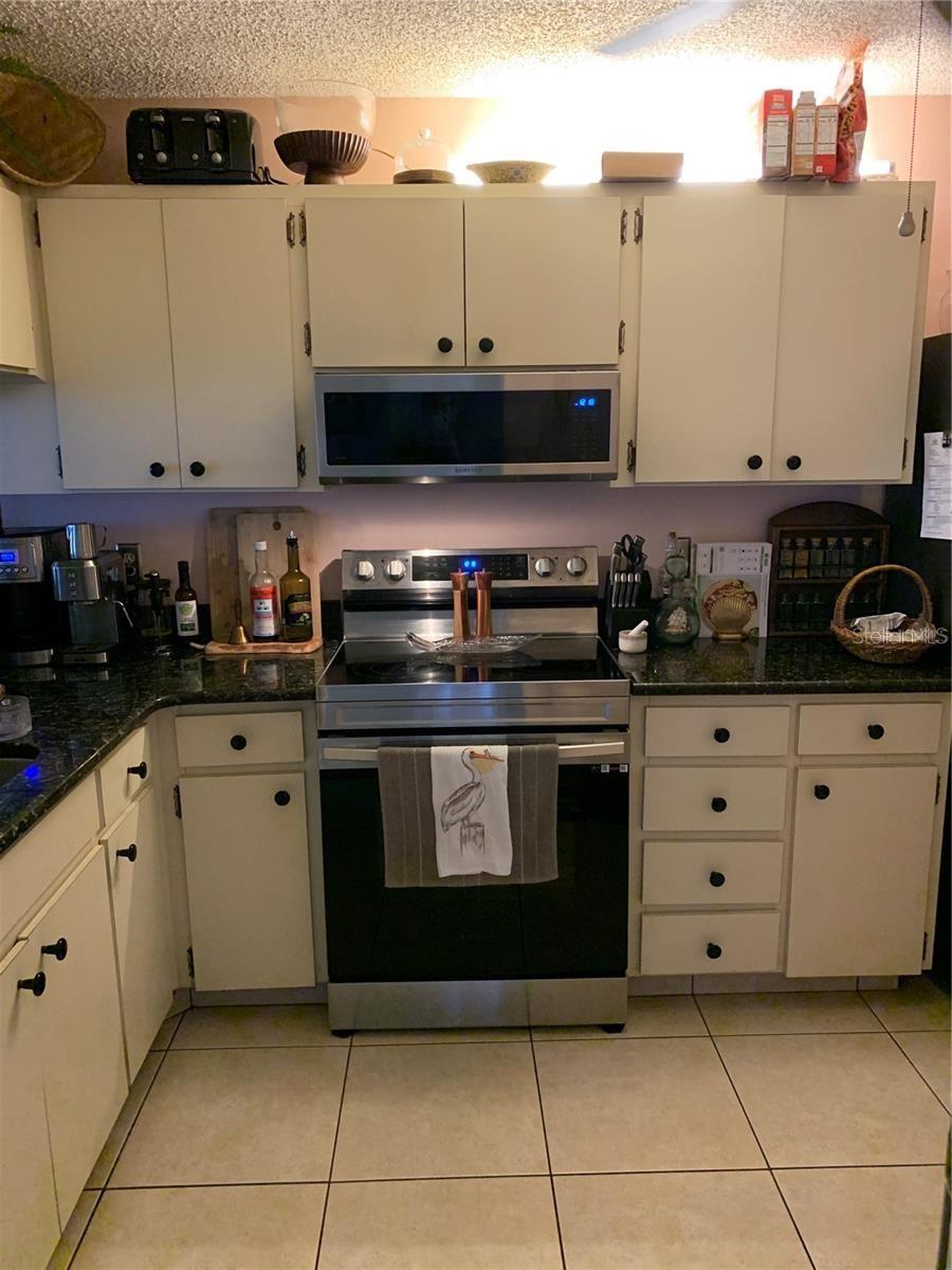 BAY TOWNE - Residential Lease
