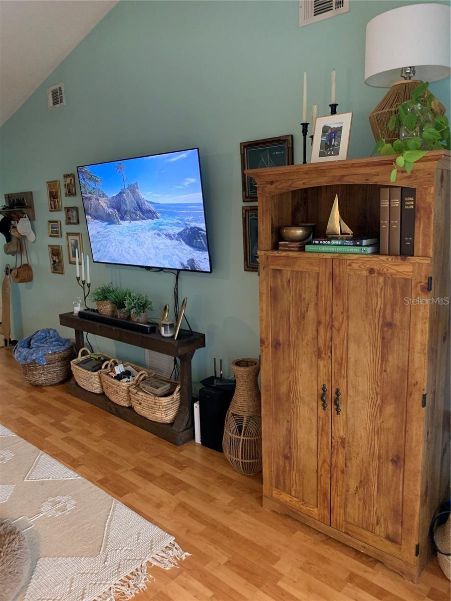 BAY TOWNE - Residential Lease