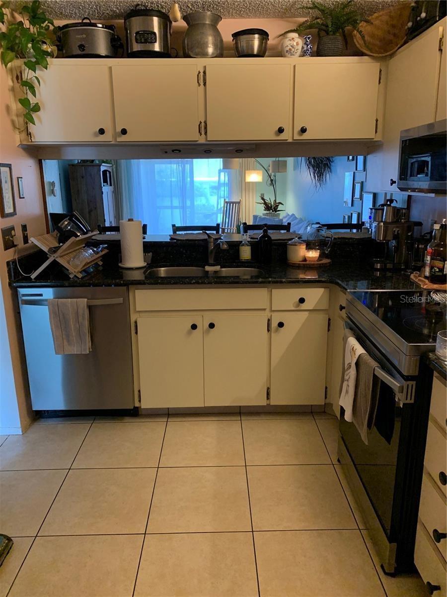 BAY TOWNE - Residential Lease