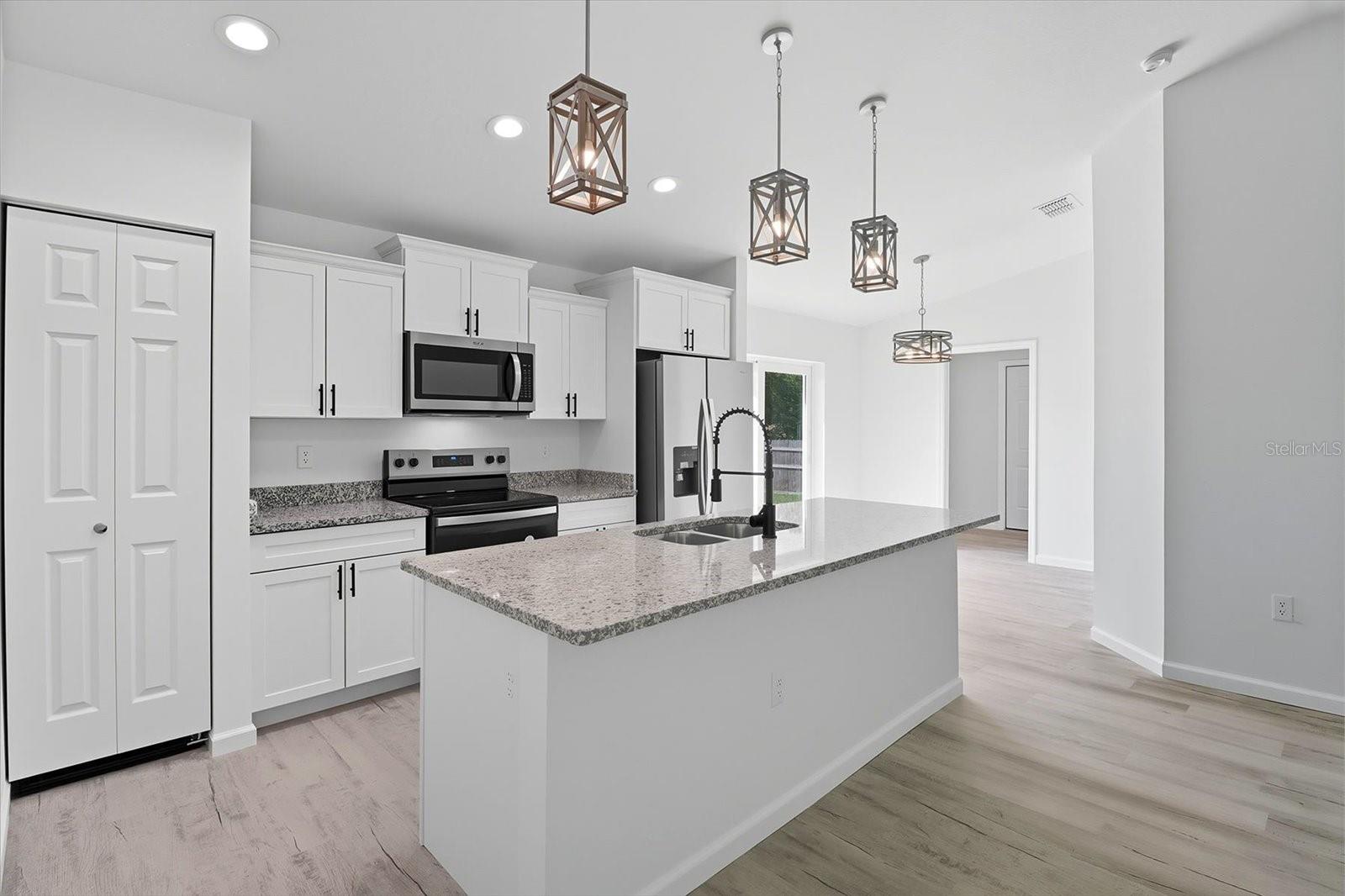 RAINBOW LAKES ESTATE - Residential