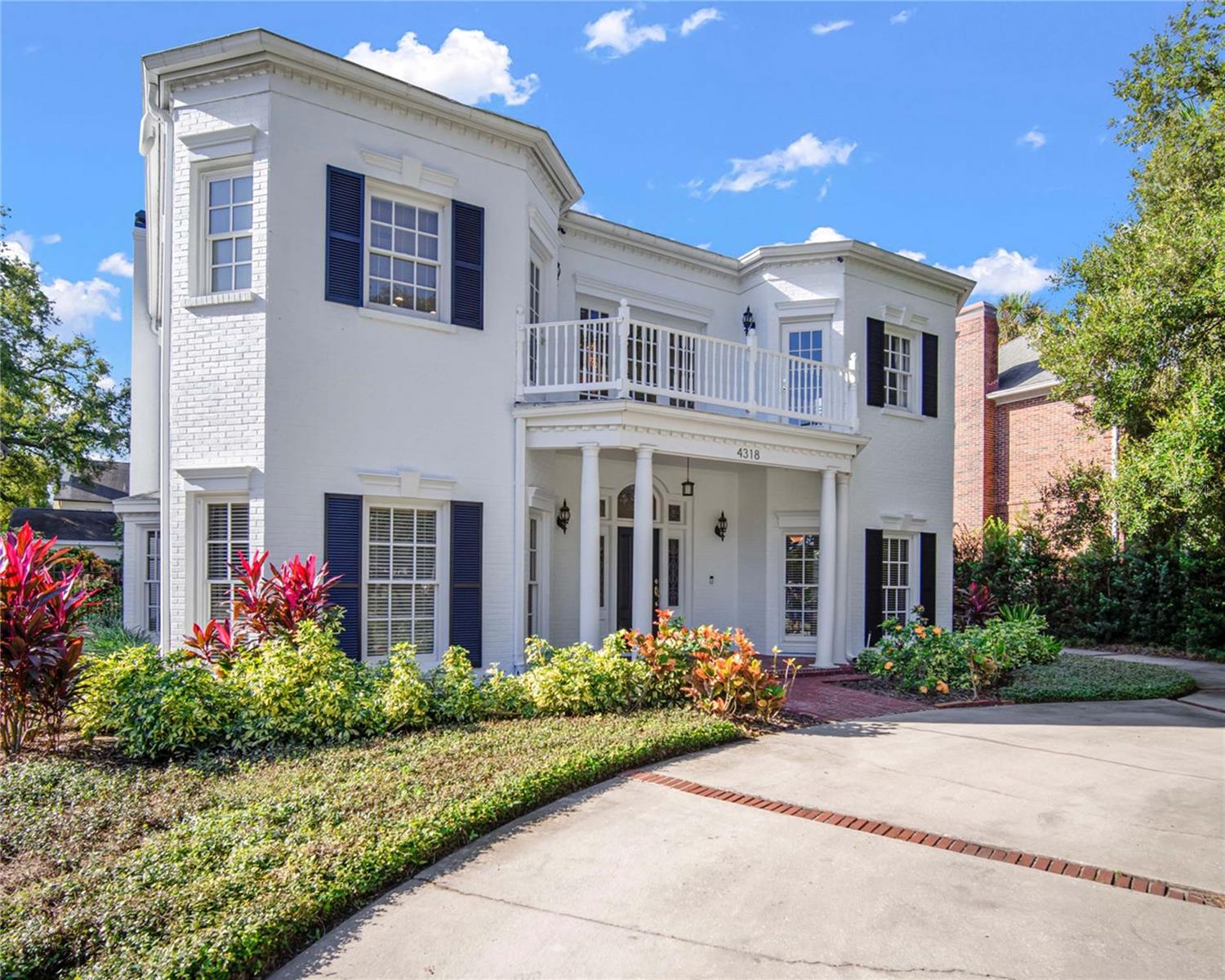 Casas a venda 3 - Jen Dantas 4318 W AZEELE STREET