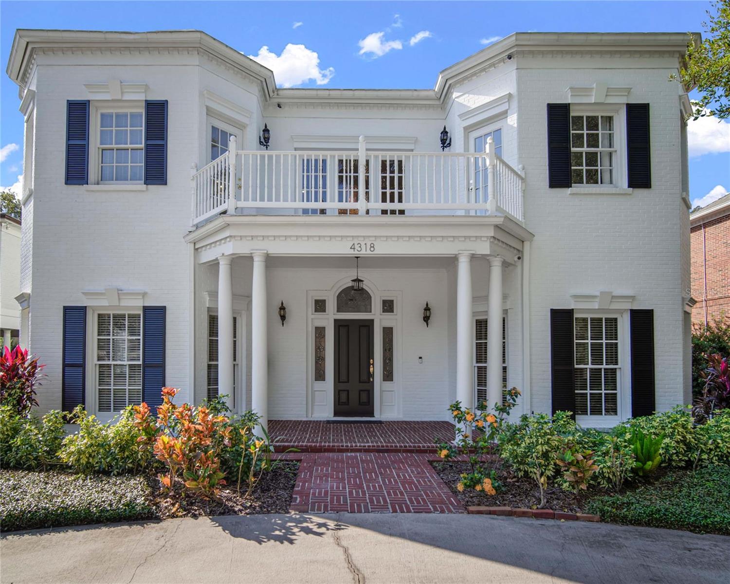 Casas a venda 1 - Jen Dantas 4318 W AZEELE STREET