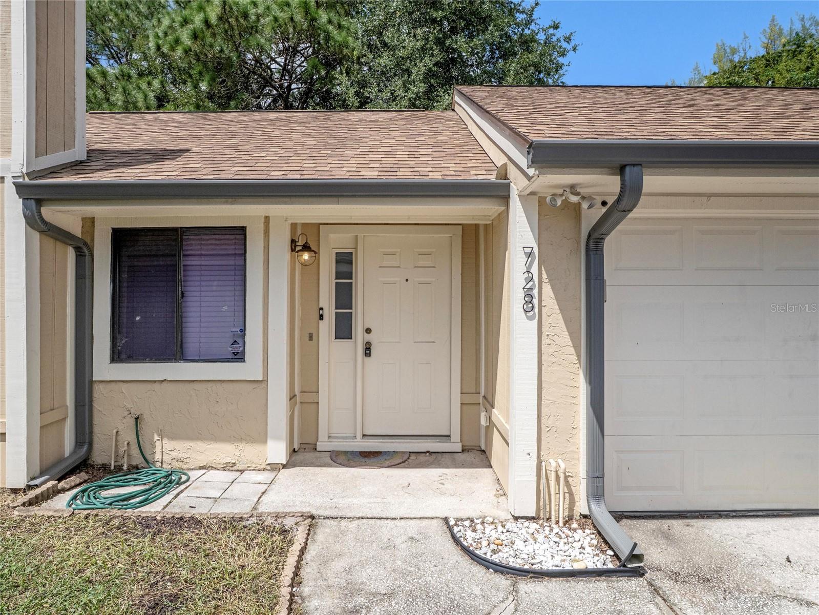 728 RIDGEWOOD WAY
