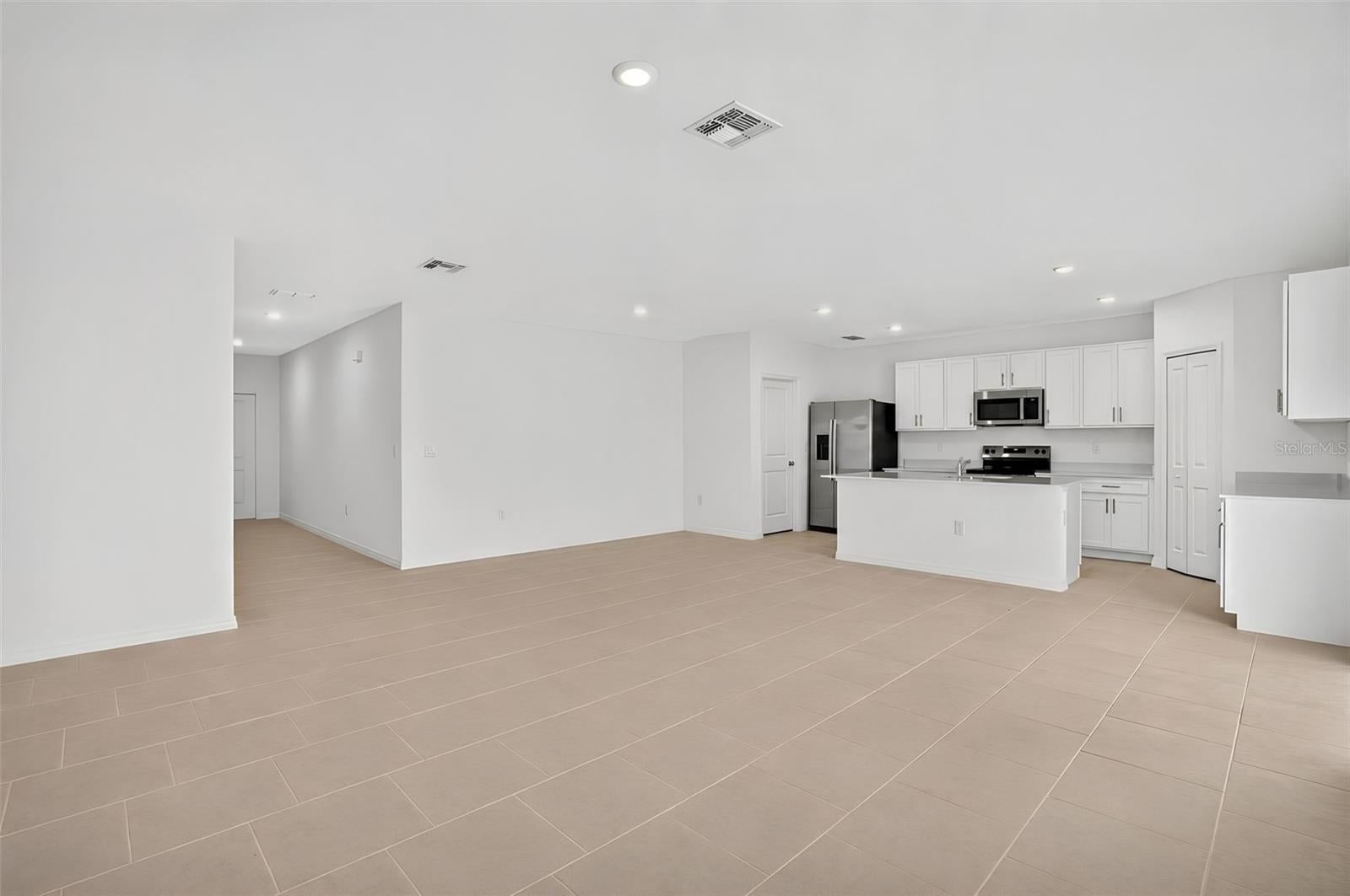 18111 MELLON STREET