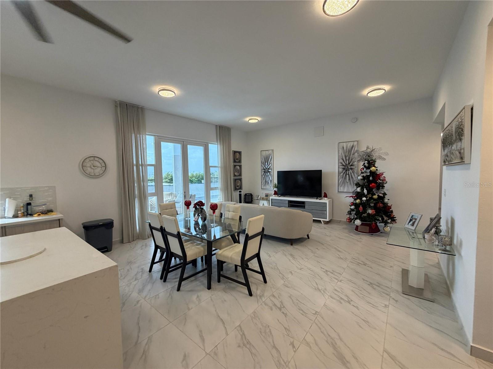 URB. RIVER TERRACE AT URB CIUDAD JARDÍN GURABO - Residential