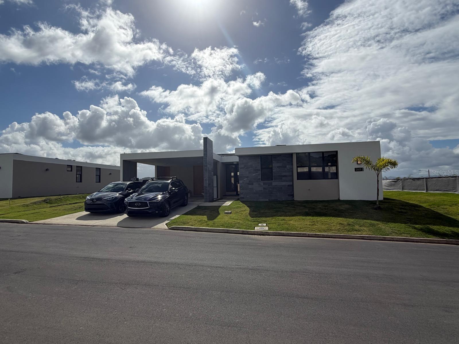 URB. RIVER TERRACE AT URB CIUDAD JARDÍN GURABO - Residential