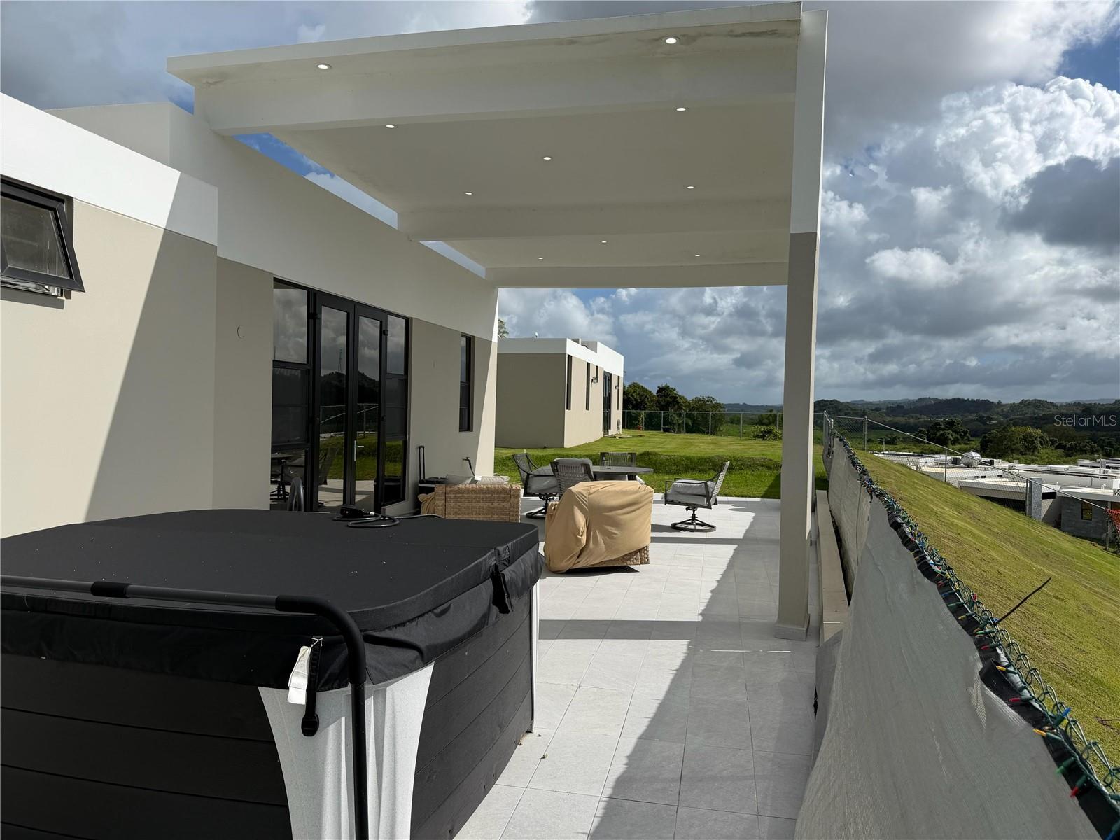 URB. RIVER TERRACE AT URB CIUDAD JARDÍN GURABO - Residential