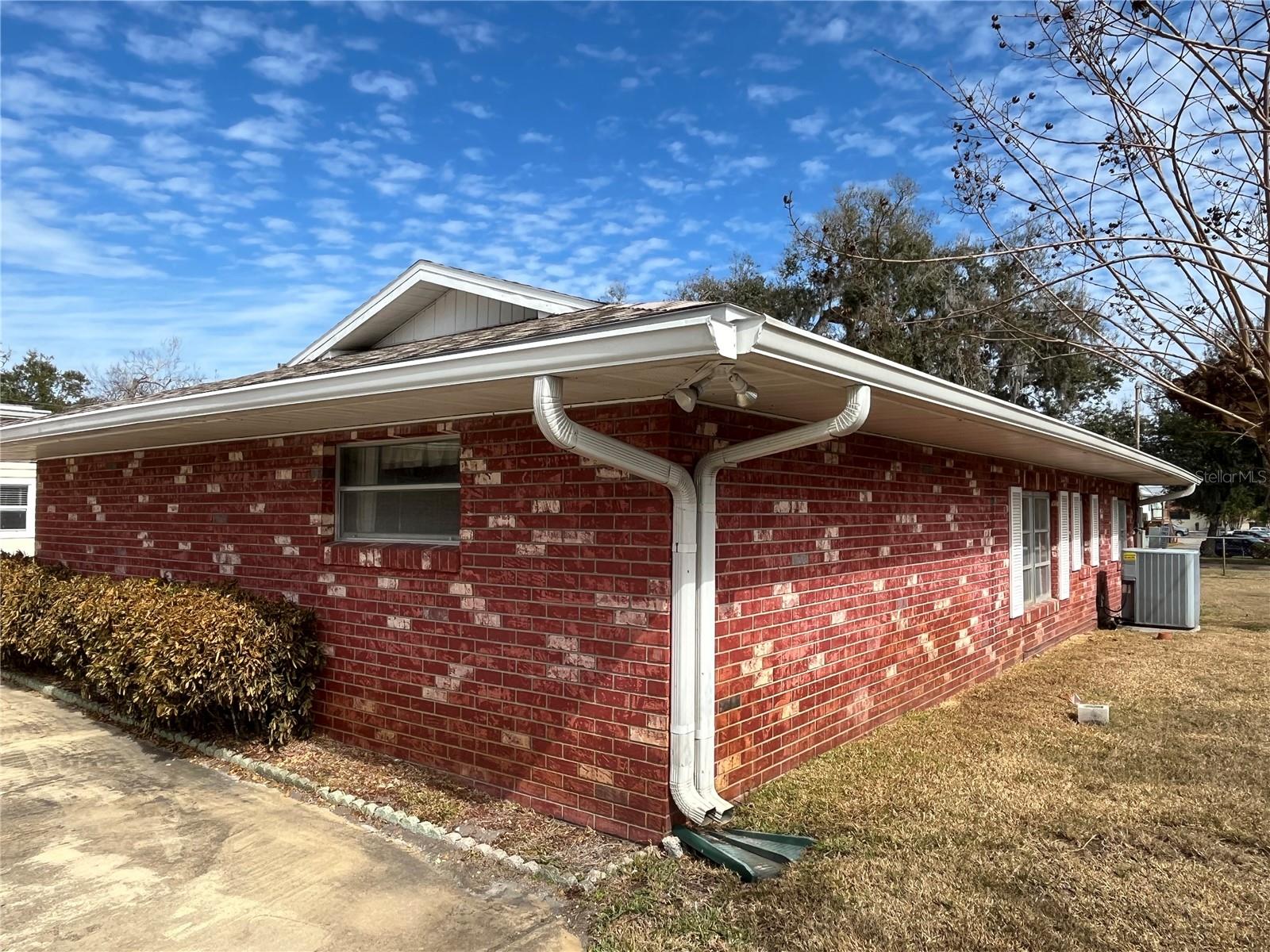 2004 S RIVERSIDE DRIVE