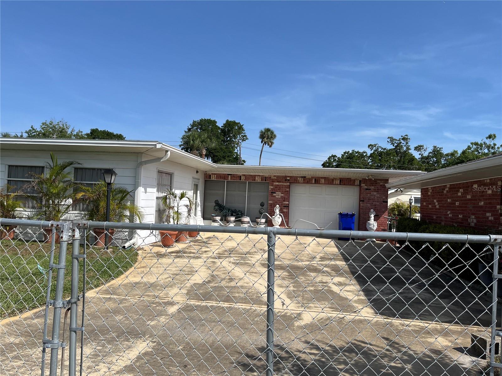 2004 S RIVERSIDE DRIVE