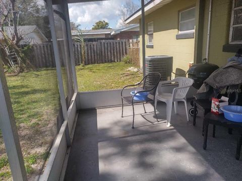 A home in WINTER HAVEN